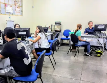 Convocados em concurso da educa��o entram em efetivo exerc�cio