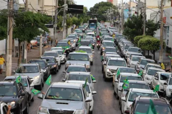 Milhares tomam avenidas de Cuiab� em manifesta��o de apoio a Bolsonaro
