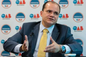 Advogado pede que esposa seja afastada de escrit�rio do casal