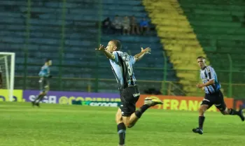 Gr�mio consegue primeira vit�ria na Copa S�o Paulo