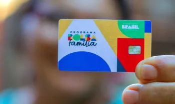 Caixa paga novo Bolsa Fam�lia a benefici�rios com NIS de final 4