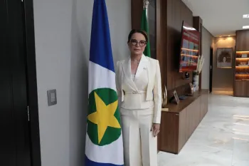 V�nia Neves