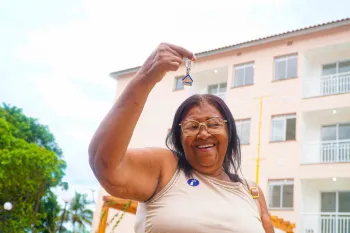 Governo de SP entrega moradias e saneamento a 186 fam�lias em S�o Sebasti�o