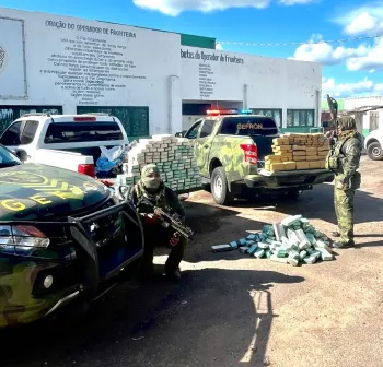 Gefron apreende 420 quilos de entorpecente e prende dois suspeitos de trfico de drogas