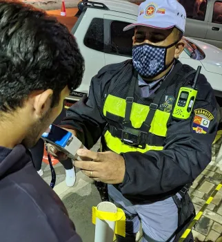 Treze motoristas s�o presos por embriaguez ao volante em Cuiab�