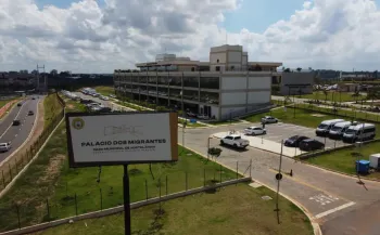 Pal�cio dos Migrantes, sede do Executivo Municipal, onde funciona a Pra�a de Atendimento
