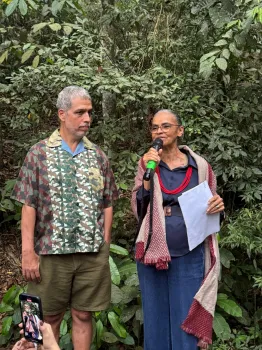 Est�v�o Ciavatta recebe Marina Silva e convidados em plantio no Rio