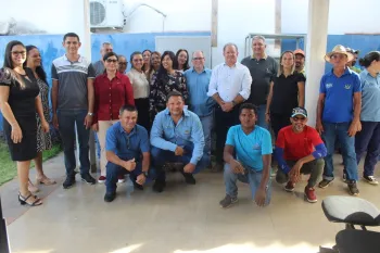 Prefeito Daniel Rosa do Lago e Vice Terezinha Leo entregam mobilirios escolares em Porto Alegre do Norte