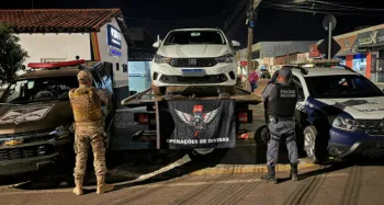 Pol�cias de MT e GO prendem mulher e recuperam ve�culo em Barra do Gar�as