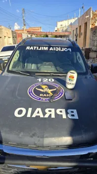 PMCE prende suspeito de roubo e recupera celular