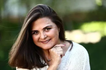 Elizangela, atriz de 'Roque Santeiro', 'A favorita' e 'A dona do peda�o', morre aos 68 anos