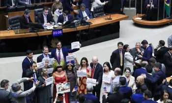 Congresso derruba veto de Lula e mant�m marco temporal ind�gena