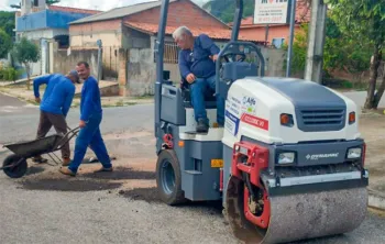 Prefeitura realiza manutenes urbanas em vias de Barra do Garas