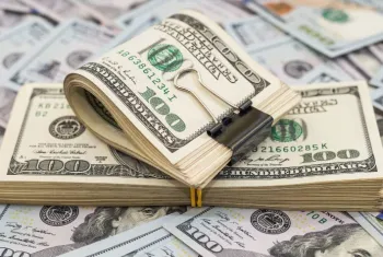 Dlar inicia o dia em leve alta aps novo aumento da Selic pelo Copom