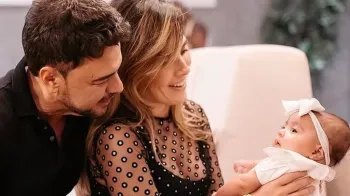 Wanessa Camargo exibe cliques ao lado da irm caula e se declara: >Voc  luz>