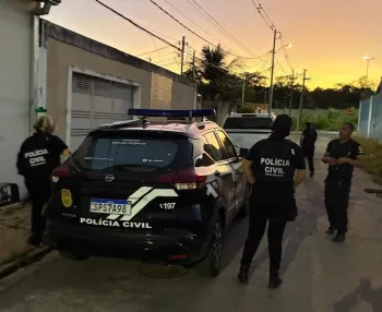 Pol�cia Civil cumpre 98 ordens judiciais e desarticula esquema de distribui��o de drogas na regi�o metropolitana