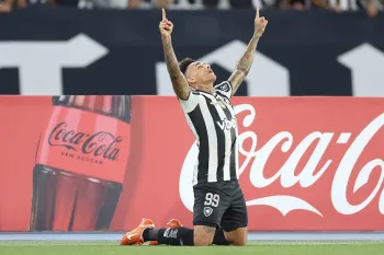 Botafogo garante vaga nas oitavas da Libertadores com vit�ria her�ica