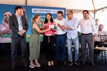 Governador: Com o dinheiro da entrada, estamos ajudando a realizar o sonho mais importante dessas famlias