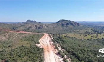 Maior cratera da Am�rica Latina abriga menor cidade de MT e seus mil moradores