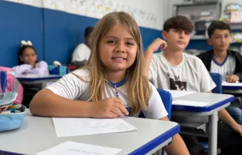 Alunos da rede municipal voltam s salas de aula nesta tera (22), em Barra do Garas