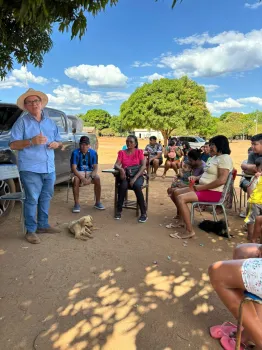 Prefeito Carlos Tomazetto visita aldeias ind�genas Sap�va, Codebra 1 e Codebra 2 para entrega de cobertores, filtros e escuta das demandas das comunid