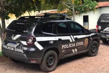 Pol�cia Civil prende casal e desarticula ponto de venda de drogas em Juara