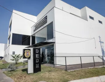 Pol�cia Civil prende homem por agredir e causar les�es no rosto da ex-mulher
