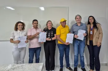 Prefeitura de Barra do Gar�as firma conv�nio com Univar para atendimentos de fonoaudiologia para crian�as da rede municipal