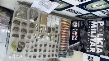 For�a T�tica prende tr�s homens por tr�fico de drogas e apreende 57 por��es de entorpecentes