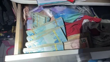 Polcia apreendeu uma grande quantidade de dinheiro  Foto: Reproduo