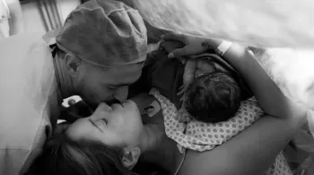 Arrascaeta mostra rosto do filho Milano pela primeira vez: >Aaahhhh bem vindo milano>