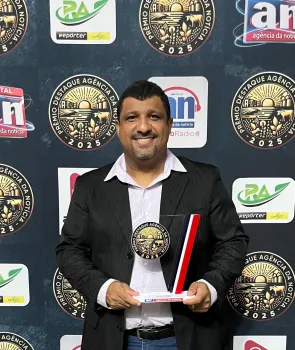 Secret�rio Valdisson Barbosa recebe Pr�mio Destaque em noite de gala no Araguaia