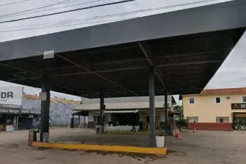 Rodovi�ria do Coxip� apresenta problemas estruturais e funciona sem autoriza��o formal (Foto: Reprodu��o)