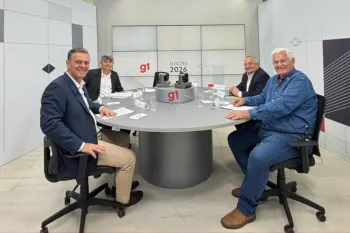 F�varo (PSD), Z� Medeiros (PL), Pedro Taques (PSB) e Galvan (Avante) no est�dio do g1 para o debate para o Senado de Mato Grosso (Foto: Vict�ria Oliveira/g1)