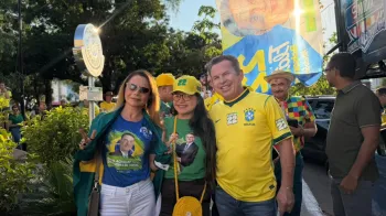 Virginia Mendes e Mauro Mendes durante o ato pr�-Fl�vio Bolsonaro