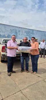 Entrega dos alevinos em Araguaiana