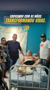 Transformando Vidas. Edificando com as m�os. Entrega de mais uma cadeira de rodas
