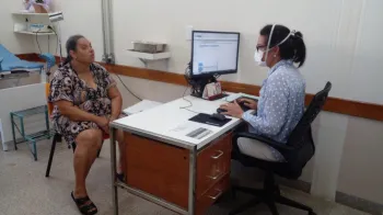 Atendimento no Centro Especializado em Sade da Mulher (Cesmu) a mulheres com deficincia visual. Foto: Divulgao-SEPD