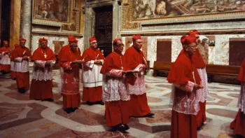 Especialista: Congrega��o no Vaticano foi marcada por sinal de continuidade