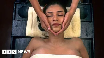 Imagem de estoque da Getty Images de uma mulher recebendo uma massagem.