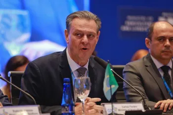 F�varo enfatizou a relev�ncia das medidas de bloqueio e rastreamento das aves na granja afetada