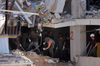 O Ir� atacou Israel nesta manh� com barragens de m�sseis