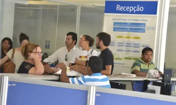 Bras�lia - Ap�s mais de quatro meses de paralisa��o, m�dicos peritos do INSS retornaram hoje (25) ao trabalho com atendimento exclusivo para per�cia inicial (Valter Campanato/Ag�ncia Brasil)