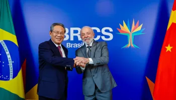 Primeiro-Ministro da China, Li Qiang e o Presidente Lula durante reuni�o bilateral do Brics