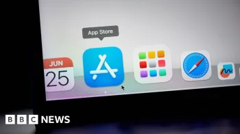 O �cone azul da App Store � aumentado na tela de um laptop enquanto o cursor do usu�rio paira sobre ele. Exibidos ao lado est�o os �cones de outros aplicativos Apple Mac, como o Calend�rio e seu navegador Safari.