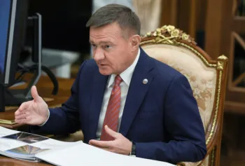 Os meios de comunica��o estatais russos tamb�m especularam que a demiss�o estava relacionada � corrup��o na regi�o de Kursk