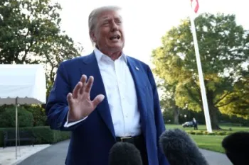 Presidente dos EUA, Donald Trump, fala com rep�rteres na Casa Branca antes de partir para reuni�o de c�pula da Otan em Haia, na Holanda� Kevin Lamarque/Reuters