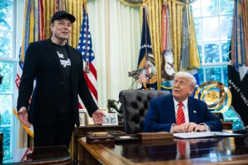 O presidente dos EUA, Donald Trump e Elon Musk em coletiva de imprensa no Salo Oval da Casa Branca