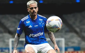 Fagner pode voltar a ser titular do Cruzeiro em jogo contra o Fluminense