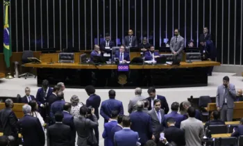 Deputados na sess�o do Plen�rio que aprovou PL que altera regras de licenciamento ambiental